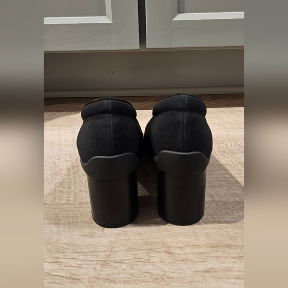 AEROSOLES Women's Classic Black Heels - Picture 3 of 4